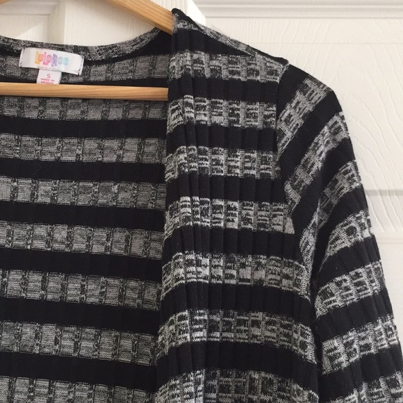 LuLaRoe Sarah - Picture 2 of 4